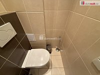 Pronájem bytu 2+kk 43 m2 P7 Holečovice po rekonstrukci zařízený cihla výtah - 8