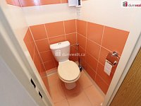 Krásný útulný byt 1+1 v přízemí cihlového domu s terasou - 8