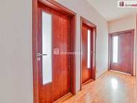 Nadstandardní vyjímečný prostorný byt 4+kk s terasou 99 m2 a dvěma garážemi - Praha Stodůlky - 23