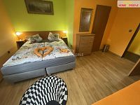 Prodej penzionu 222 m2 se zahradou, CP 1.261 m2, Votice - 13