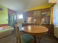 Prodej penzionu 222 m2 se zahradou, CP 1.261 m2, Votice - 16