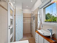 prodej RD s nebytovým prostorem, v dispozici 6+3, 159 m2 + terasa 25 m2, ul. Hálkova, Řevnice - 20