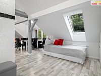 prodej RD s nebytovým prostorem, v dispozici 6+3, 159 m2 + terasa 25 m2, ul. Hálkova, Řevnice - 29