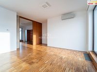 Prodej mezonetového bytu 4+kk/T, 237m², 6.p. a 7.p., Praha 3 - 2