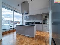 Prodej mezonetového bytu 4+kk/T, 237m², 6.p. a 7.p., Praha 3 - 6