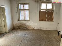 Prodej rodinné domu v centru města Aš - 13