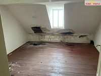 Prodej rodinné domu v centru města Aš - 18