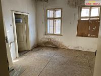 Prodej rodinné domu v centru města Aš - 23