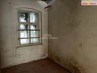 Prodej rodinné domu v centru města Aš - 8