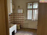 Prodej rodinné domu v centru města Aš - 9