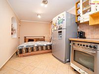 Prodej rodinného domu o třech bytových jednotkách Přívory - Všetaty - 16