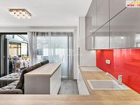 Prodej bytu 4+kk se zahradou a garáží, Koloděje - 4