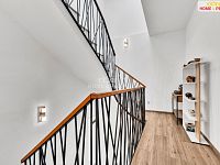 Prodej bytu 4+kk se zahradou a garáží, Koloděje - 8