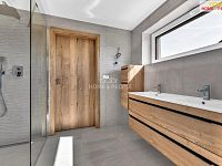 Prodej prostorného domu 7+kk, Cerhenice - 17