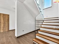 Prodej prostorného domu 7+kk, Cerhenice - 24