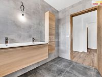 Prodej prostorného domu 7+kk, Cerhenice - 28