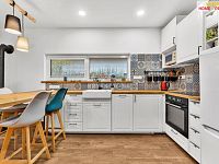 Prodej krásné chaty k celoročnímu užívání, Káraný - 9