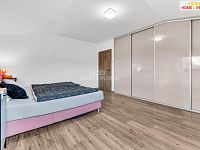 Prodej bytu 4+kk se zahradou a garáží, Koloděje - 15