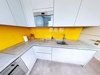 Pronájem luxusního bytu 3+1 s lodžií, 83 m2, Zárubova, Praha 12-Kamýk - 7