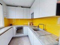 Pronájem luxusního bytu 3+1 s lodžií, 83 m2, Zárubova, Praha 12-Kamýk - 8