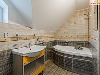 Prodej rodinného domu 5+kk+G, s nádhernou zahradou, Stanovice - 17