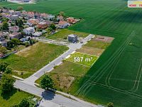 Prodej stavebního pozemku s vydaným stavebním povolením na dům 4kk - 8