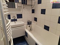 Pronájem bytu 2+kk s balkónem s výhledem do lesa, Praha 10 - 10