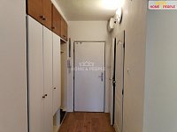 Pronájem bytu 2+kk s balkónem s výhledem do lesa, Praha 10 - 11