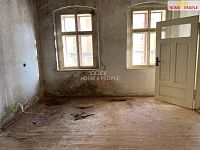 Prodej rodinného domu v centru města  - 12