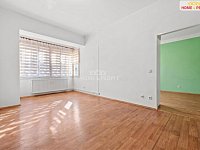 Prodej bytu 2+1 se zahradou a parkovacím stáním, Říčany - 4