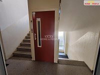 Pronájem bytu 4+1 s balkonem 84 m2 v K.Varech - 13
