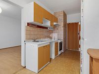 prodej slunného bytu 3+1 s lodžií a panoramatickým výhledem, Praha 8 – Troja,  75 m2, Hnězdenská ulice - 12