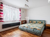 Prodej prostorného rodinného domu 432 m2, 7+kk s bazénem a zahradou, Praha – Královice - 17