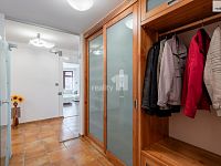 Prodej prostorného rodinného domu 432 m2, 7+kk s bazénem a zahradou, Praha – Královice - 19