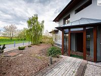 Prodej prostorného rodinného domu 432 m2, 7+kk s bazénem a zahradou, Praha – Královice - 9