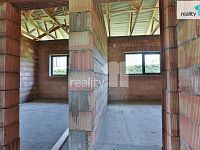 Prodej hrubé stavby Bungalov 5+kk 246 m2, Pozemek 1790 m2, Bukovany - 10