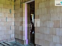 Prodej hrubé stavby Bungalov 5+kk 246 m2, Pozemek 1790 m2, Bukovany - 13