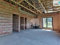 Prodej hrubé stavby Bungalov 5+kk 246 m2, Pozemek 1790 m2, Bukovany - 9