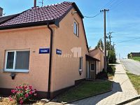 Rodinný dům se zahradou a garáží