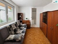 Rodinný dům se zahradou a garáží - 8