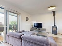 PRONÁJEM řadový rodinný dům 5+kk, 136m2, ulice Manželů Dostálových, Praha, Hostavice - 12