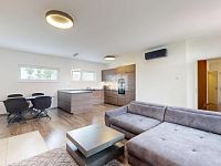 PRONÁJEM řadový rodinný dům 5+kk, 136m2, ulice Manželů Dostálových, Praha, Hostavice - 14