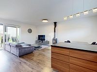 PRONÁJEM řadový rodinný dům 5+kk, 136m2, ulice Manželů Dostálových, Praha, Hostavice - 2