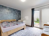 PRONÁJEM řadový rodinný dům 5+kk, 136m2, ulice Manželů Dostálových, Praha, Hostavice - 22