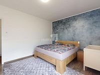 PRONÁJEM řadový rodinný dům 5+kk, 136m2, ulice Manželů Dostálových, Praha, Hostavice - 23