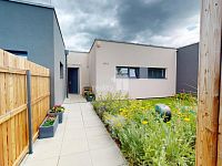 PRONÁJEM řadový rodinný dům 5+kk, 136m2, ulice Manželů Dostálových, Praha, Hostavice