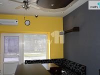 Nebytový prostor zařízený  jako bar v K. Varech - 11