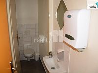 Nebytový prostor zařízený  jako bar v K. Varech - 12