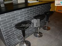 Nebytový prostor zařízený  jako bar v K. Varech - 8