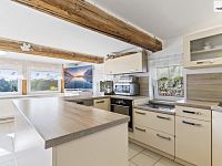 Prodej rodinné usedlosti 5+kk, 219 m2 Soběslavice - Padařovice, pozemky 19657 m2 - 5